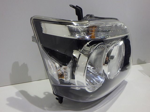 お買い得！アトレーヘッドライトユニット　左右 S320G アトレー HID 左右 ヘッドライト ジャンク 前期 パーツ ライト