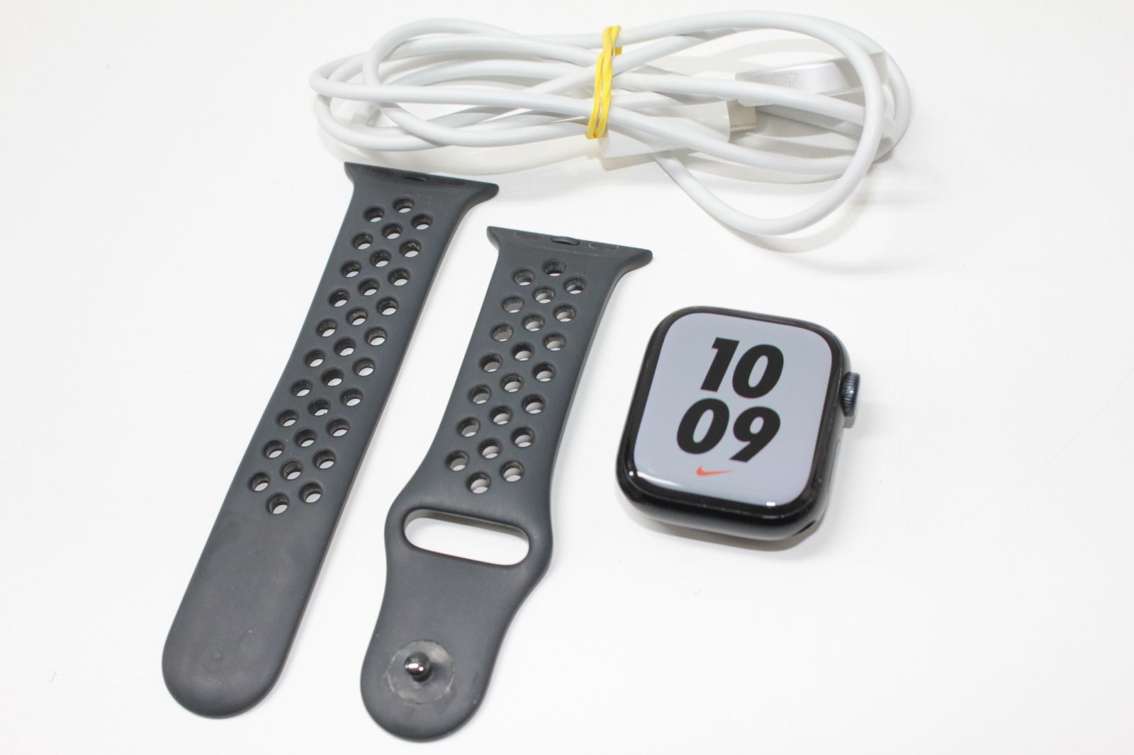 Apple Watch Nike Series 7|GPS|41 mm|A 2473 MKN 43 J|A ④