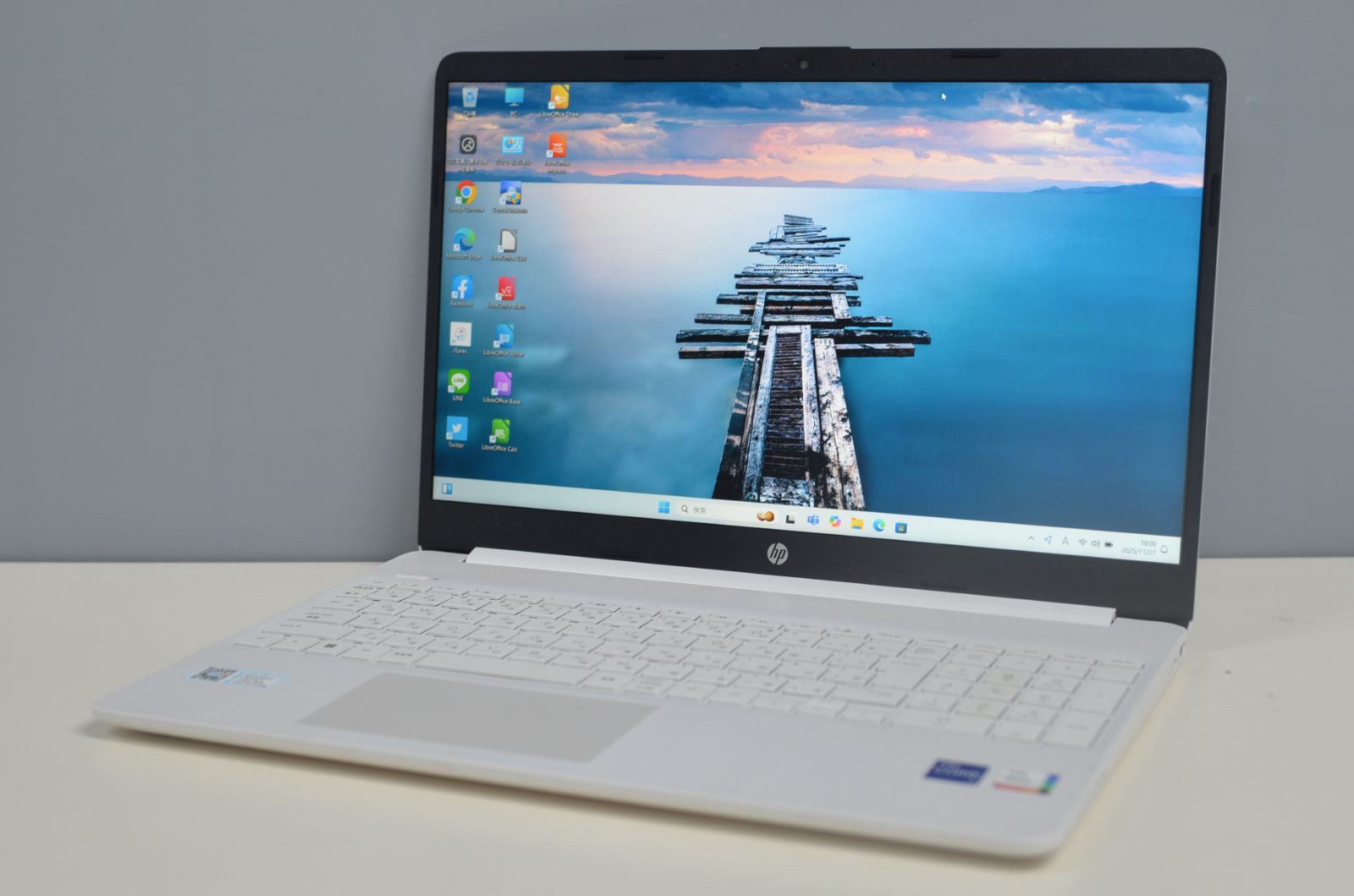 中古良品ノートパソコン HP Laptop 15s-fq5130TU Windows11 core i7-1255U/メモリ8GB/爆速SSD256GB/15.6インチ/WEBカメラ/無線内蔵 中古良品ノートパソコン HP Laptop 15s-fq5130TU Windows11 core i7