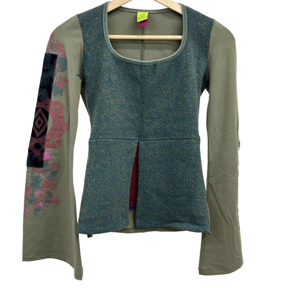 セーブザクイーン 長袖カットソー サイズS レディース - カーキ×ダークグリーン×マルチ クルーネック ニット 刺繍 フラワー 花