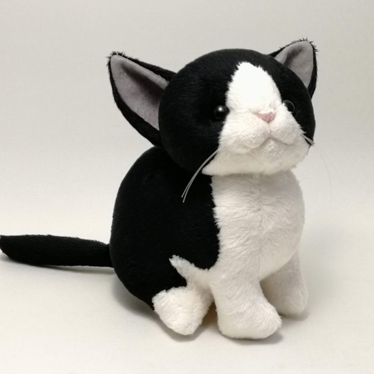 白黒ハチワレ猫ぬいぐるみ ねこにゃハチワレ ハンドメイド - メルカリ