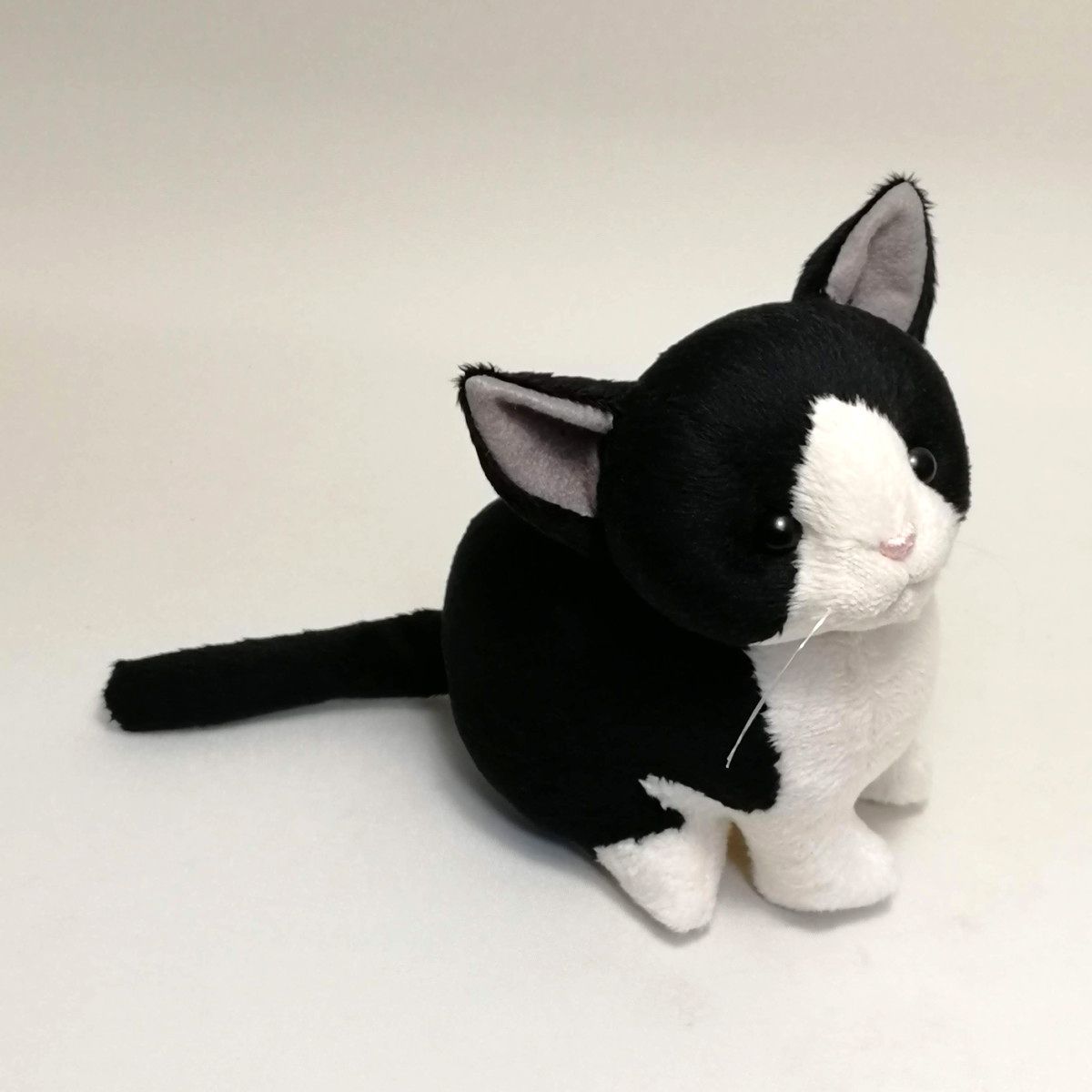 白黒ハチワレ猫ぬいぐるみ ねこにゃハチワレ ハンドメイド - メルカリ