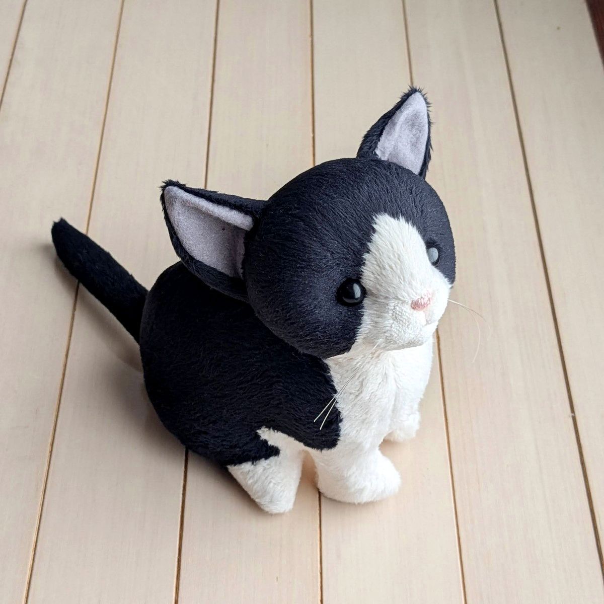 白黒ハチワレ猫ぬいぐるみ ねこにゃハチワレ ハンドメイド - メルカリ