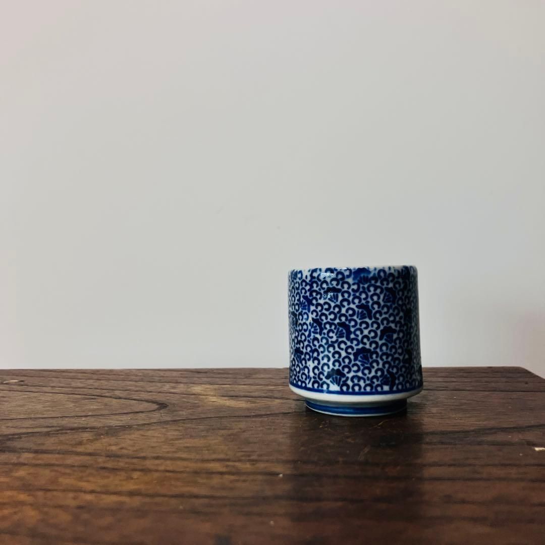 明治印判 覗き猪口 微塵唐草と松紋2客 酒器 茶器にも 蚤の市｜雑貨屋え