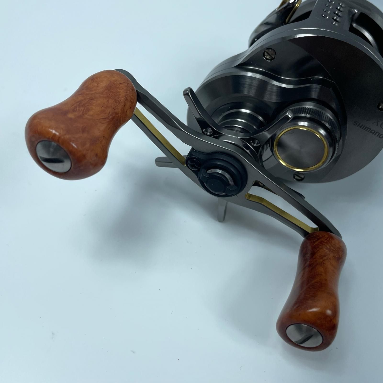 SHIMANO シマノ 23カルカッタコンクエストBFSXG 045713 ウッドハンドル ベイトリール(ルアー用) リール フィッシング