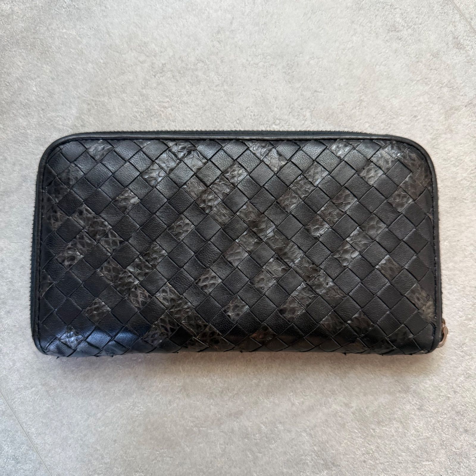 BOTTEGA VENETA ボッテガヴェネタ イントレチャート ラウンド