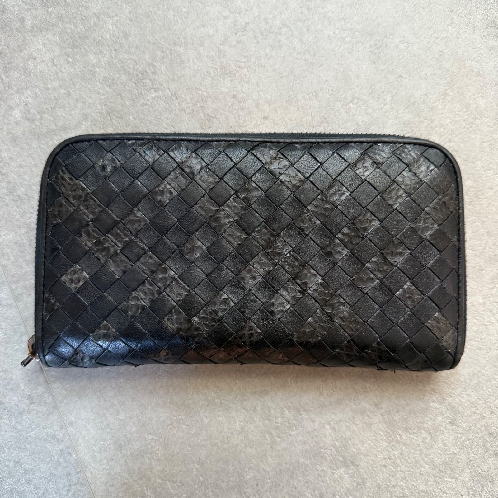 BOTTEGA VENETA ボッテガヴェネタ イントレチャート ラウンド