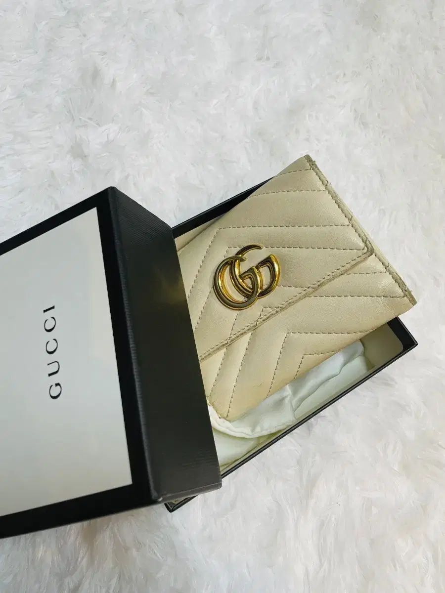 グッチ マーモント 中財布 アイボリー - メルカリ