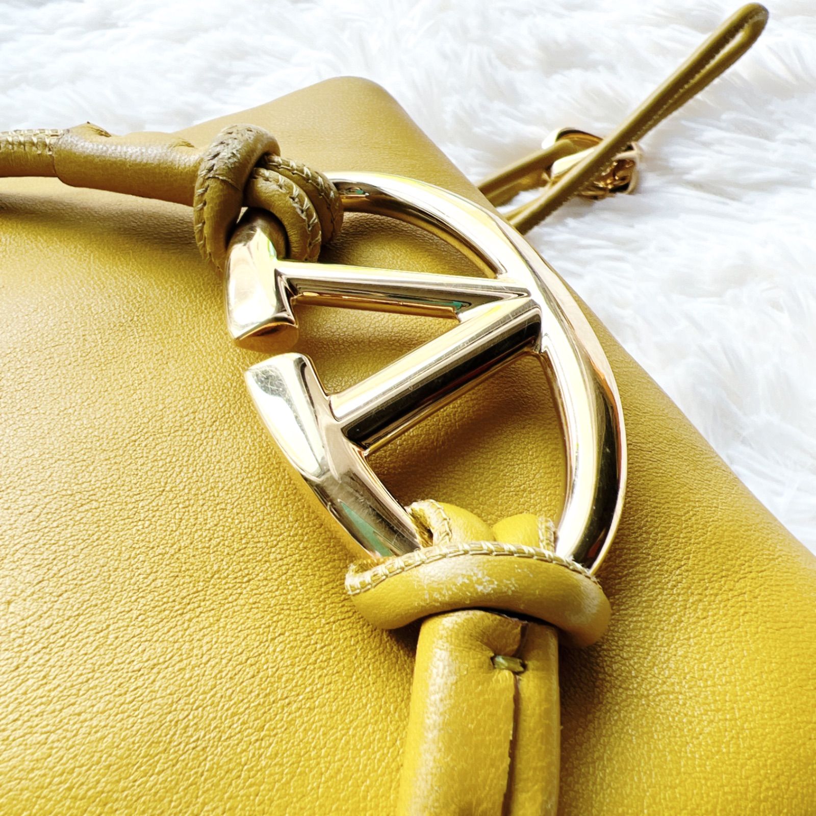 VALENTINO ヴァレンティノ Vロゴ ショルダー 巾着 バッグ 黄色イエロー