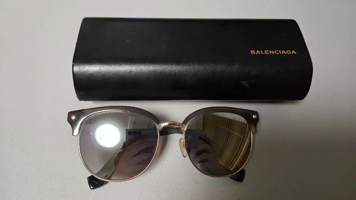 バレンシアガ サングラス グレー