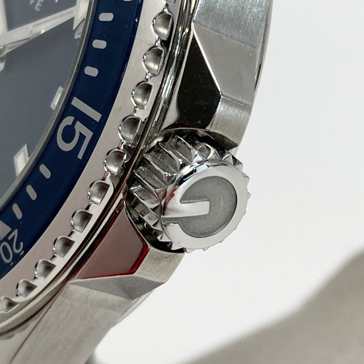 GUCCI グッチ ダイブ デイト 136.2 ブルー クォーツ メンズ 腕時計 箱