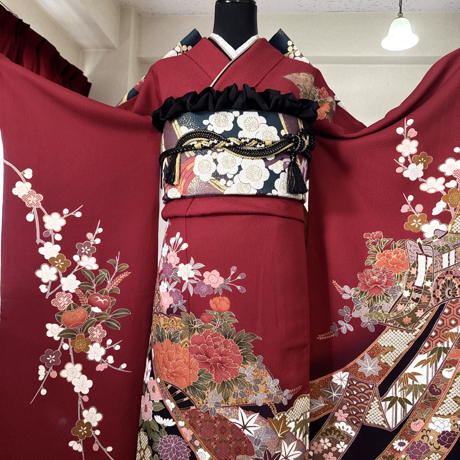 正絹 豪華振袖フルセット 絞り エンボス加工 黒 袋帯 (6点) ・古典柄