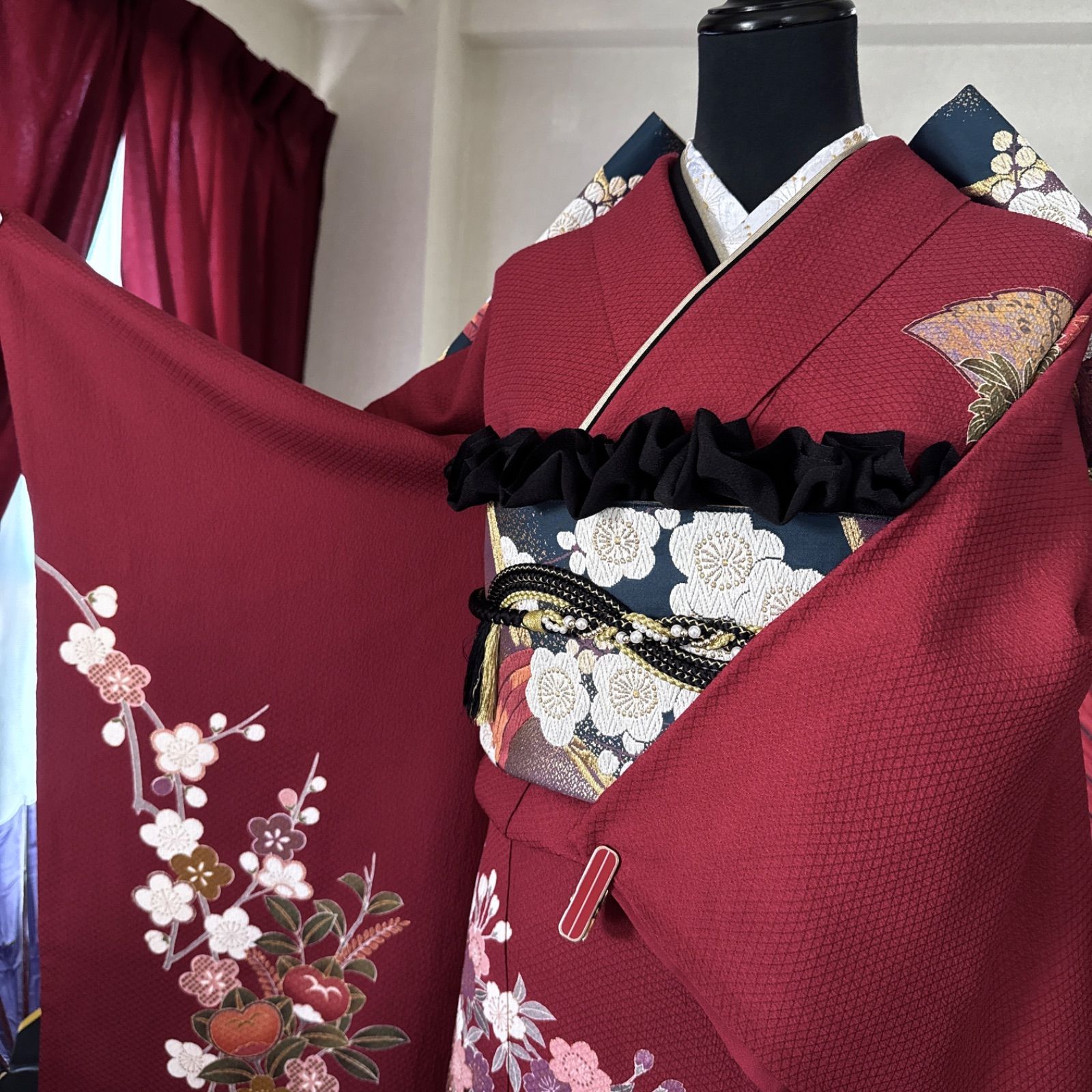 正絹 豪華振袖フルセット 絞り エンボス加工 黒 袋帯 (6点) ・古典柄