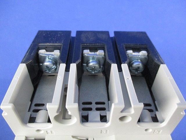  漏電遮断器3 P 40 A NV 63-CV 電設資材 材料 資材