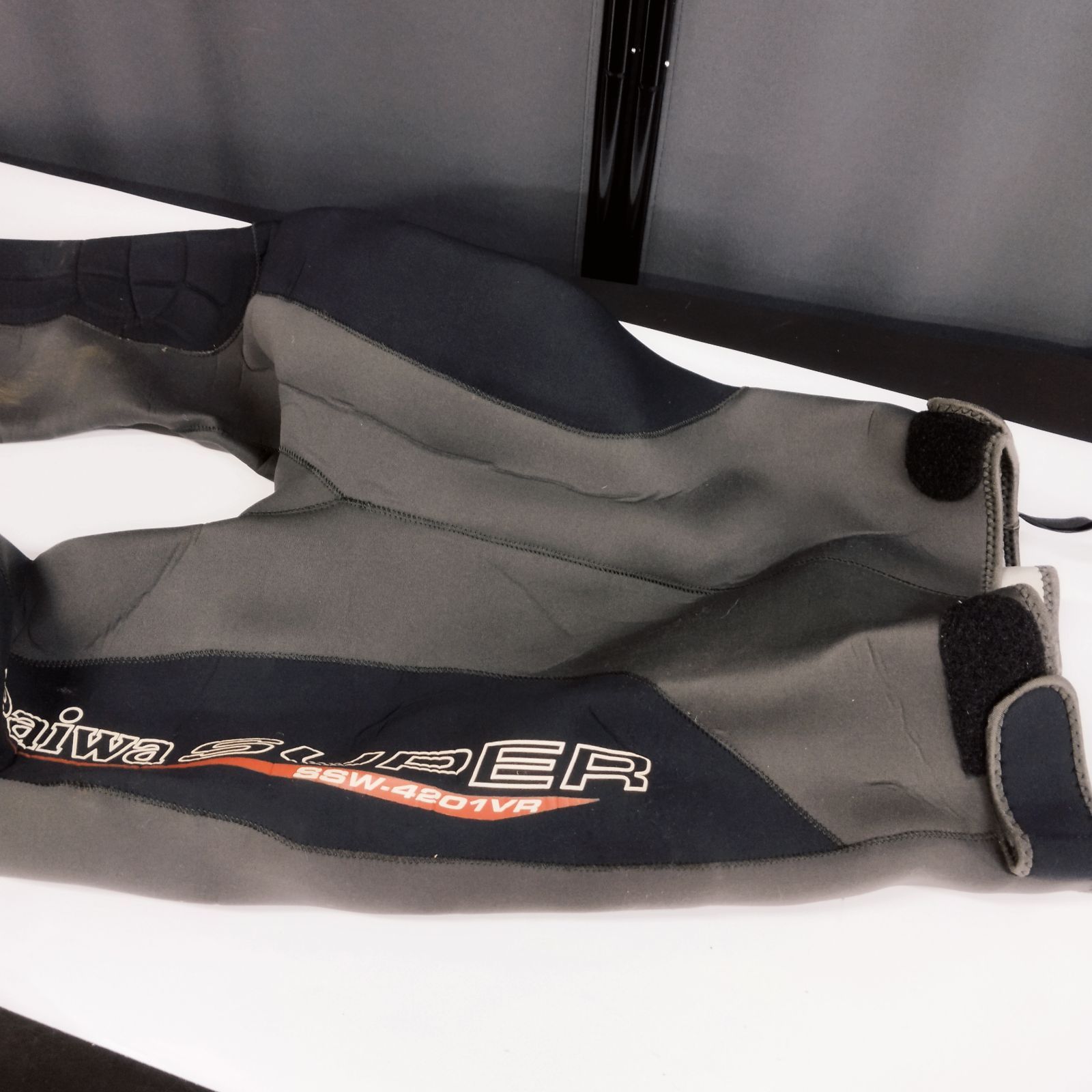 D15682】フィッシングスーツ Daiwa スーパースリムウェーダー SSW