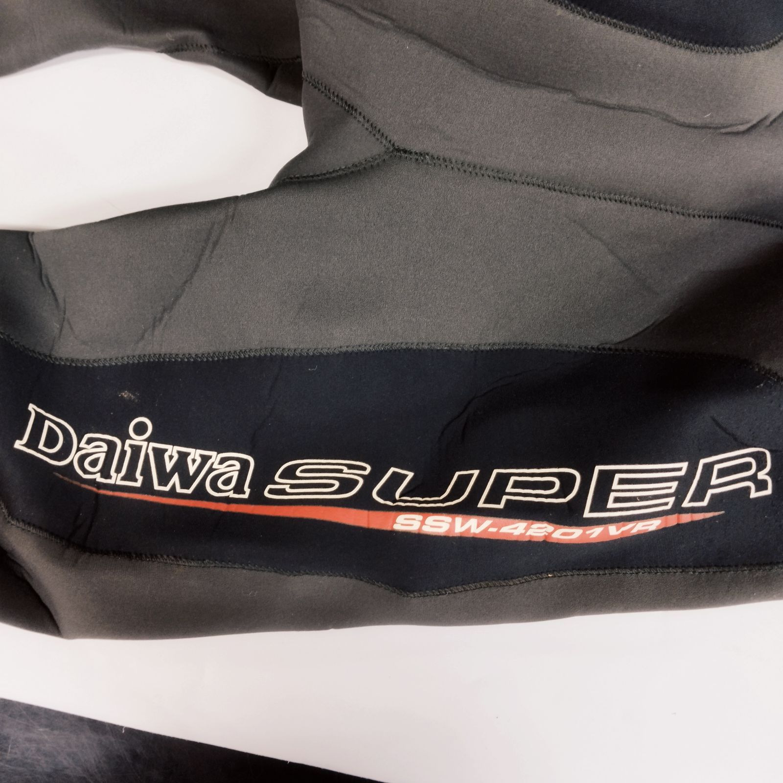 D15682】フィッシングスーツ Daiwa スーパースリムウェーダー SSW D15682】フィッシングスーツ Daiwa スーパースリムウェーダー SSW