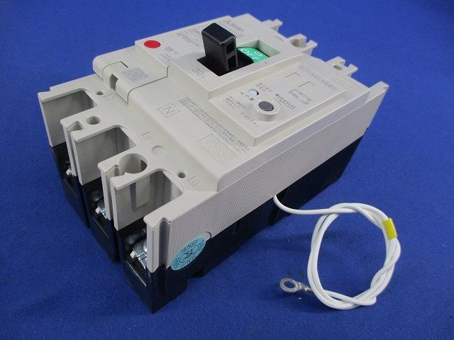 ノーヒューズブレーカ3 P 30 A 単3中性線欠相保護付 NF 63-NCV