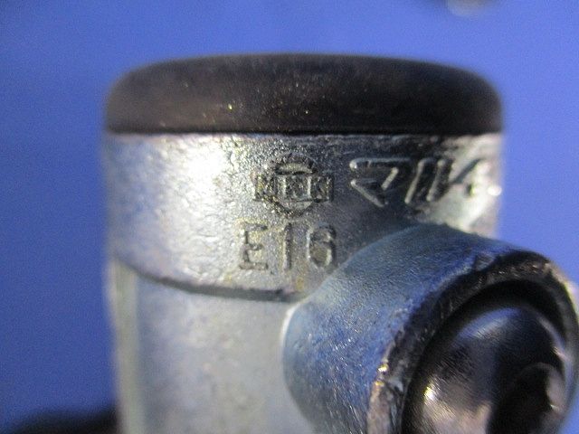 ねじなし防水コネクタ 入 E 16