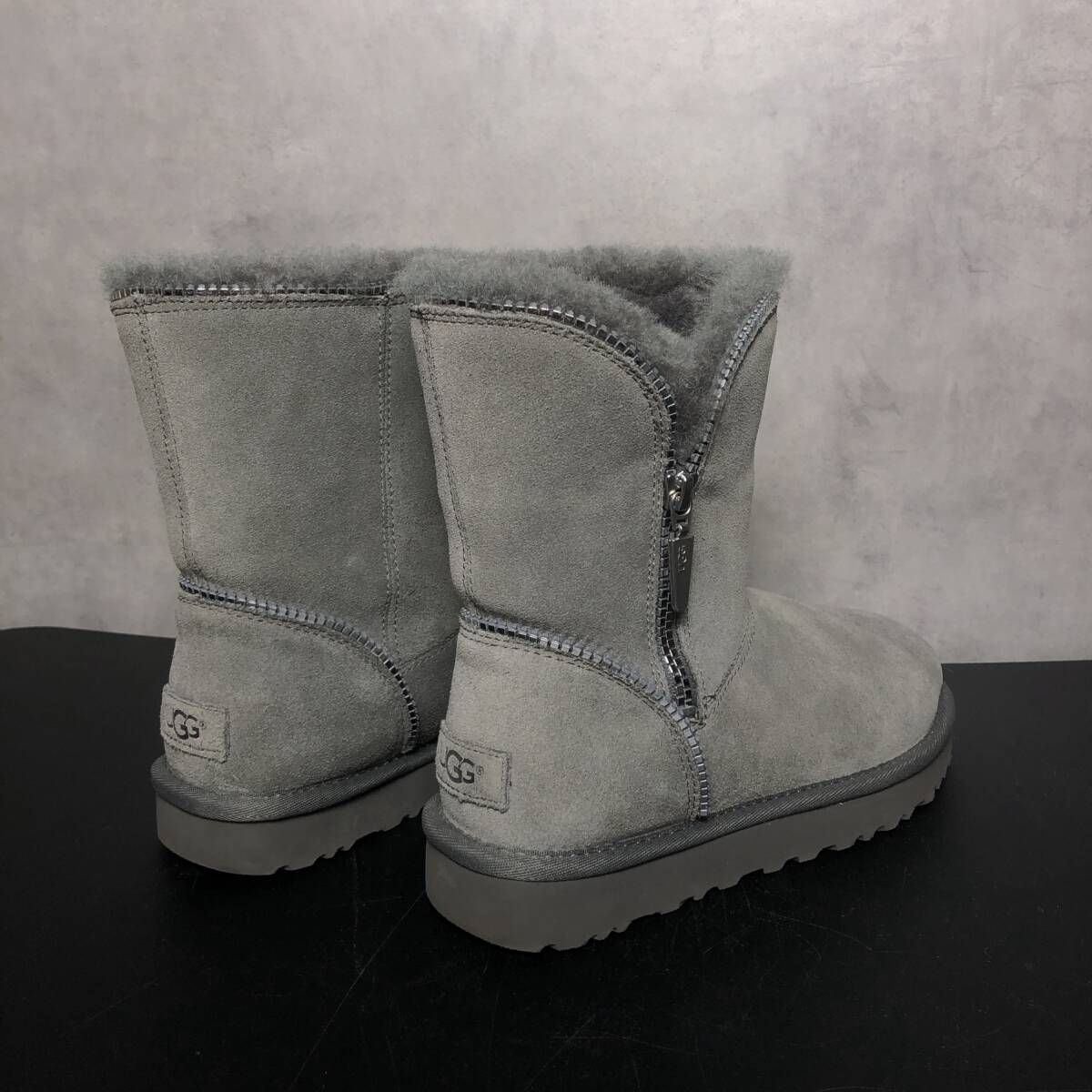 WQ 812 UGG Florence サイドジップムートンブーツ 1013165 23 グレー アグ