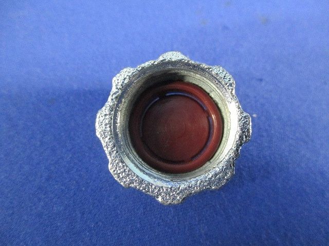 キャップ付絶縁ブッシング