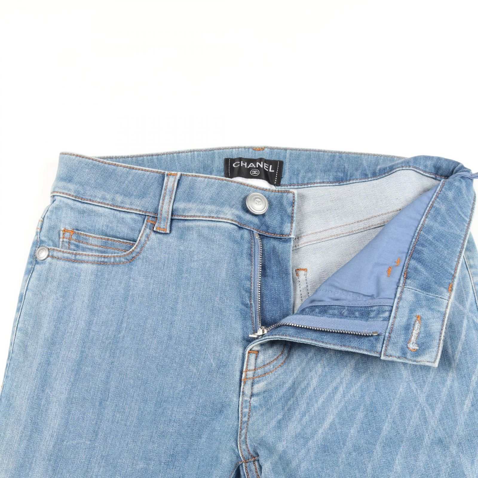 本物 極美品 シャネル COCO装飾ボタン デニム パンツ ジーンズ 38 シャネル CHANEL デニムパンツ ココマークボタン P47726V35865 ブルー