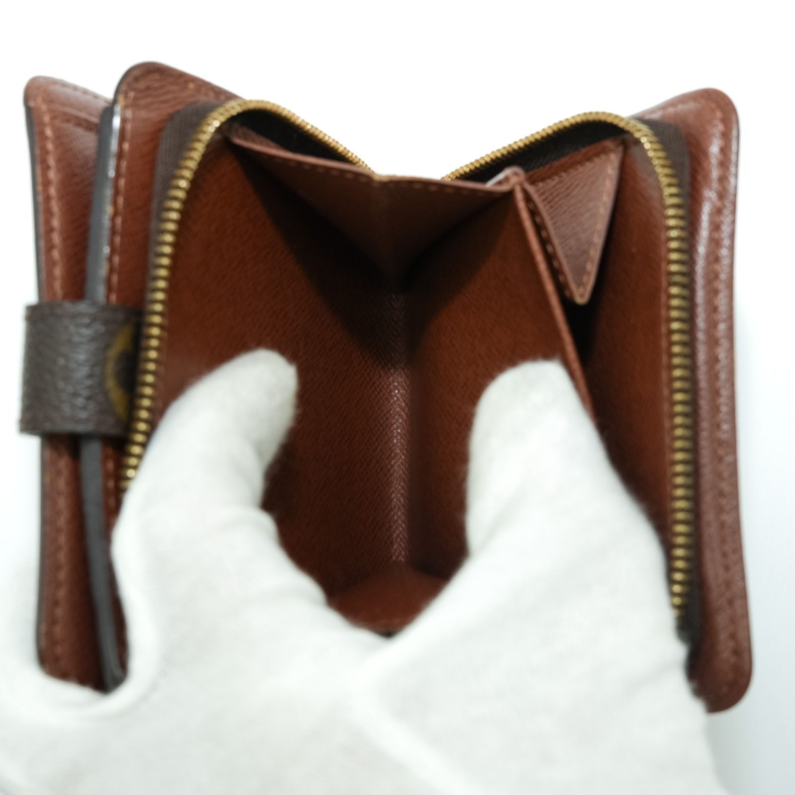 コンパクトジップ 二つ折り財布