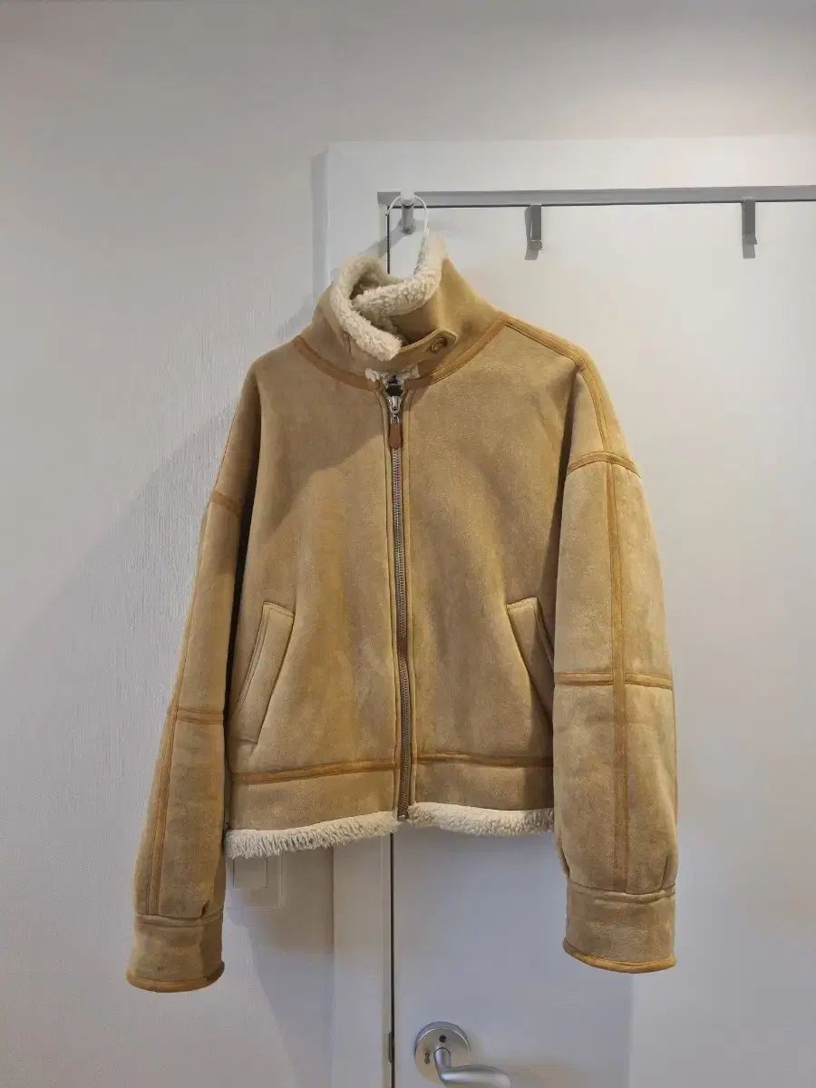 シヤージュ フェイクムートン スウェード ベージュ