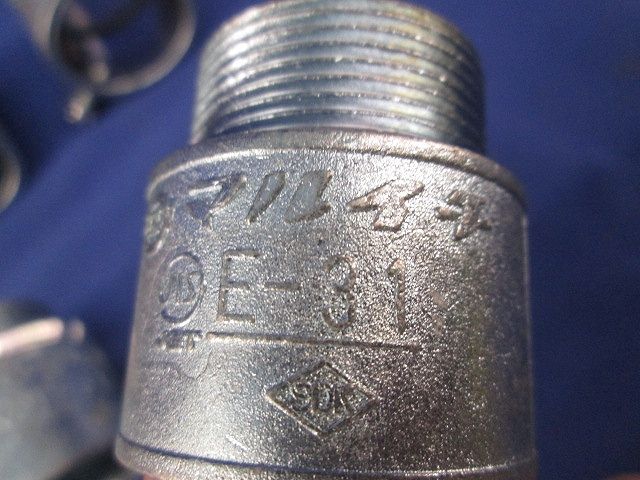 ねじなし防水コネクタ 入 E-31