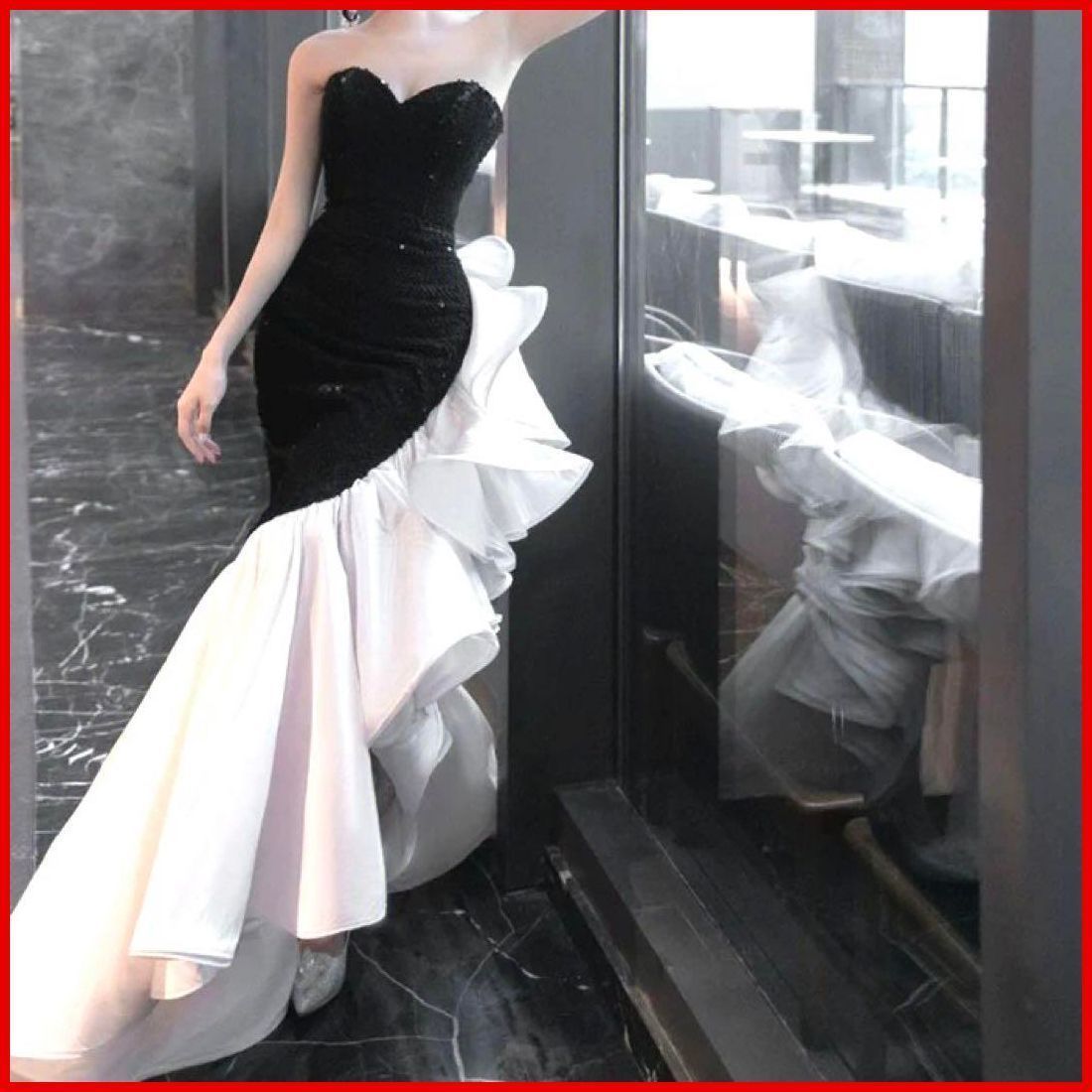 25年新作 新品未使用 バイカラーのフリル美しい ベアイブニングドレス