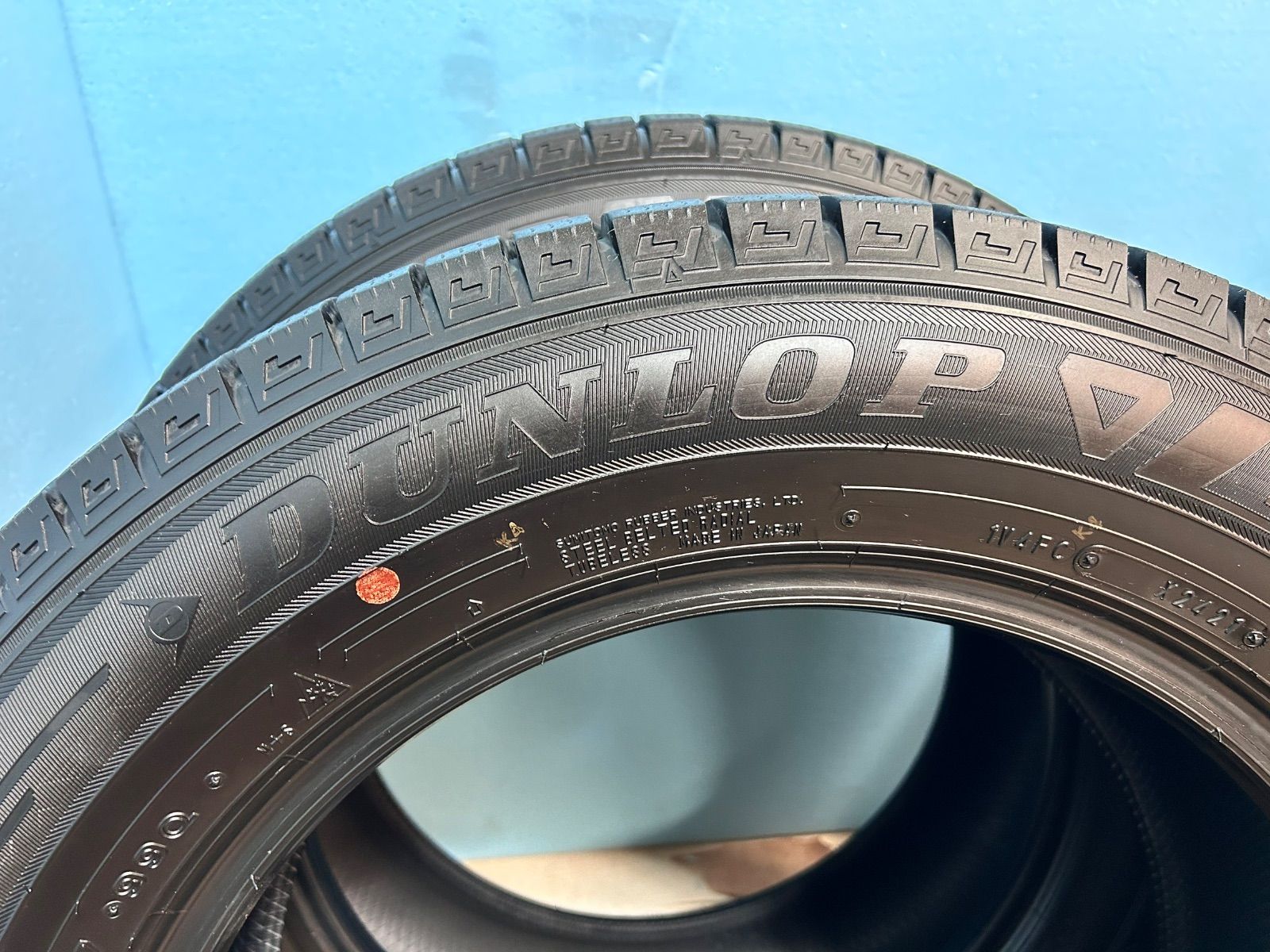 225 60 R 17 スタッドレスタイヤ DUNLOP WINTER MAXX 03 17インチ 4本セット NO 31 y