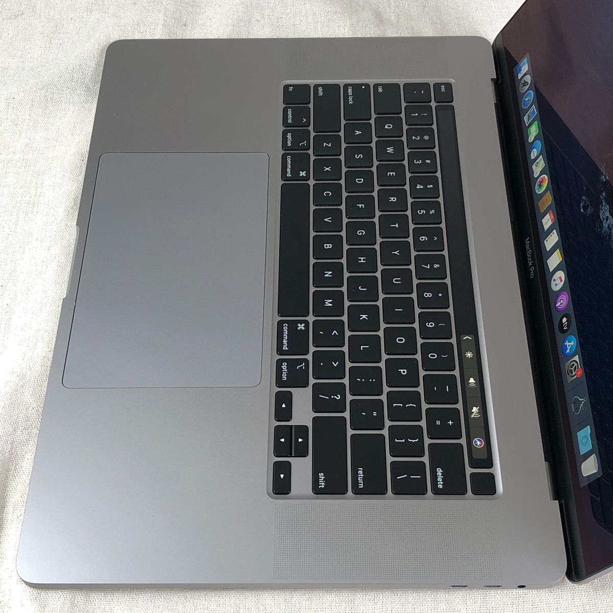 本体のみ】Apple MacBook Pro (16インチ 2019)【Touch Bar・Radeon Pro