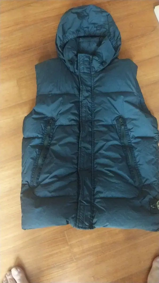 STONE ISLAND ストーンアイランド ジュニア ダウンベスト 10 a 142