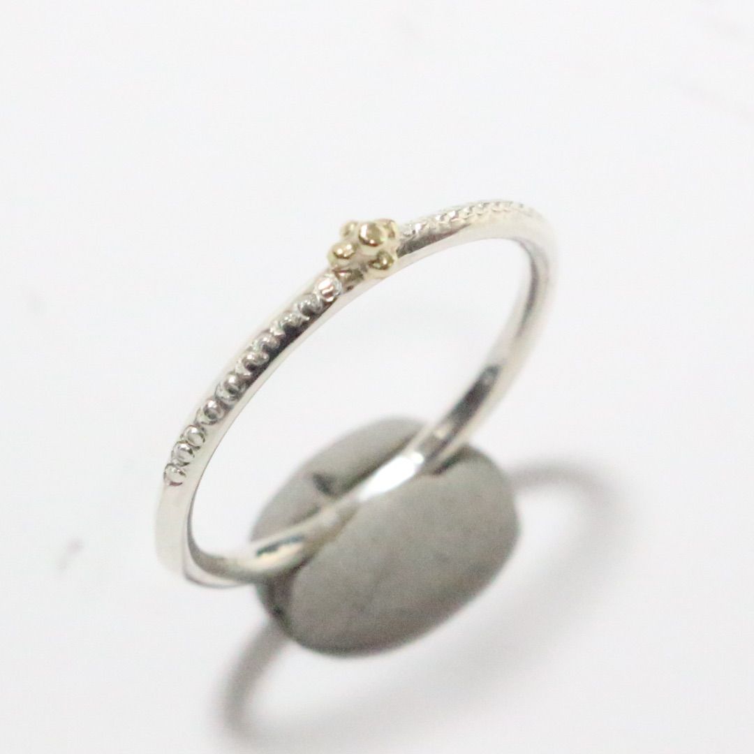 ちいさなK10の粒々とミル打ちシルバーのコンビリング約8.5号 - メルカリ