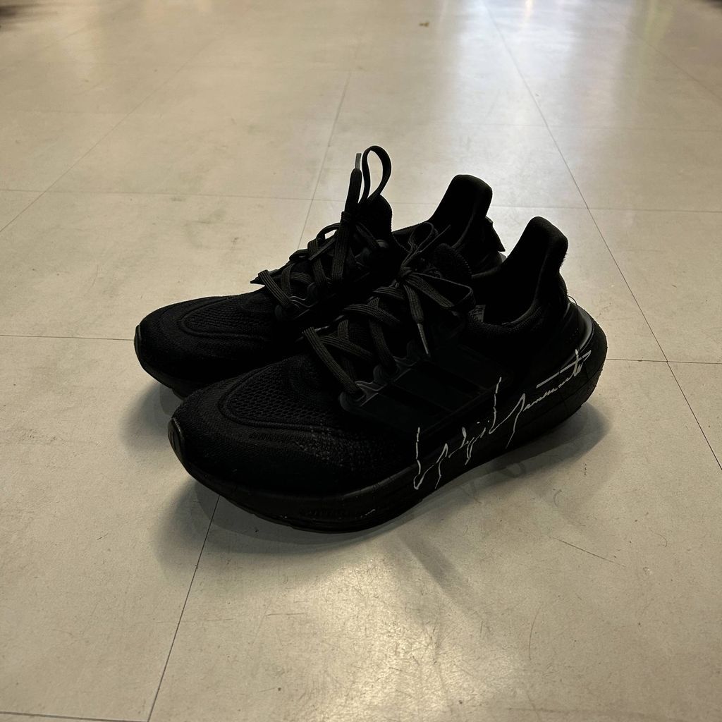 Y-3 ワイスリー 23SS ULTRABOOST お買い得品 LIGHT ランニングシューズ