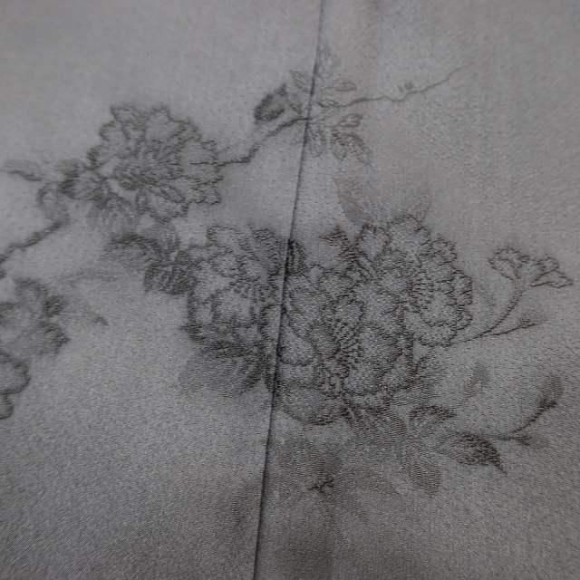 牡丹に蝶 土筆と蔓草”訪問着