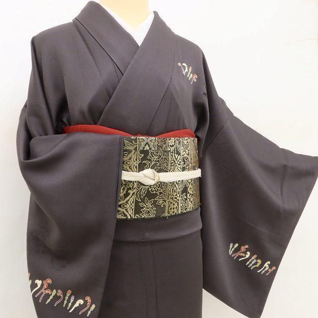 美品 作家物落款 正絹 着物“菊や藤、梅を宿して神々しく漂う霞”訪問着B-62 美品 作家物落款 正絹 着物“菊や藤、梅を宿して神々