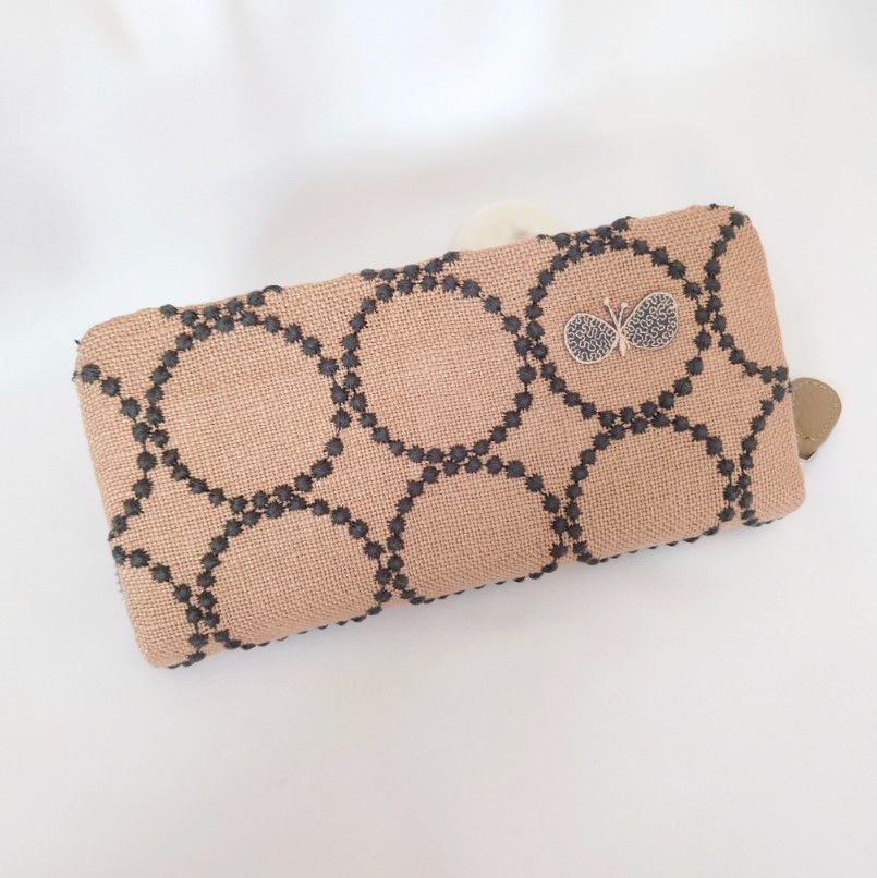 受注製作】刺繍7つ・タンバリン ベージュ×チャコール 本革長財布 ミナ