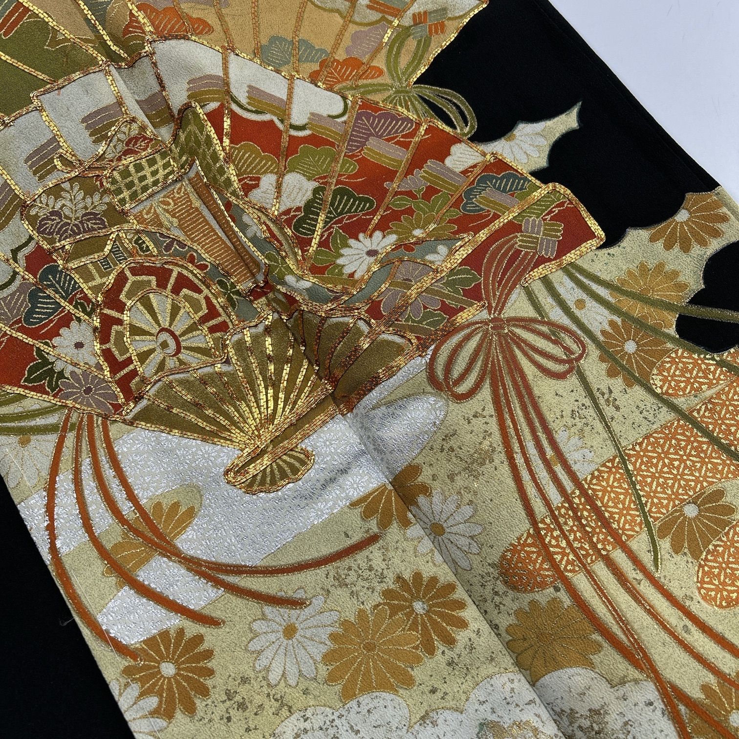 【着物まとめ売り】　正絹留袖5枚　　着用可　リメイク素材　目立った汚れなし 黒留袖 5枚 正絹 着物まとめ売り 同梱購入歓迎 リメイク用 着付け練習