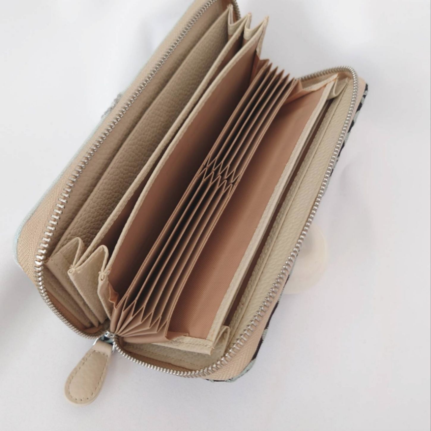 受注製作】刺繍3つ・タンバリン グレー×ベージュ 本革長財布 ミナ