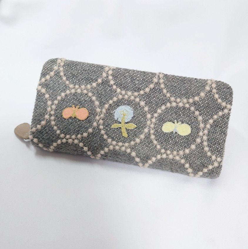 受注製作】刺繍3つ・タンバリン グレー×ベージュ 本革長財布 ミナ