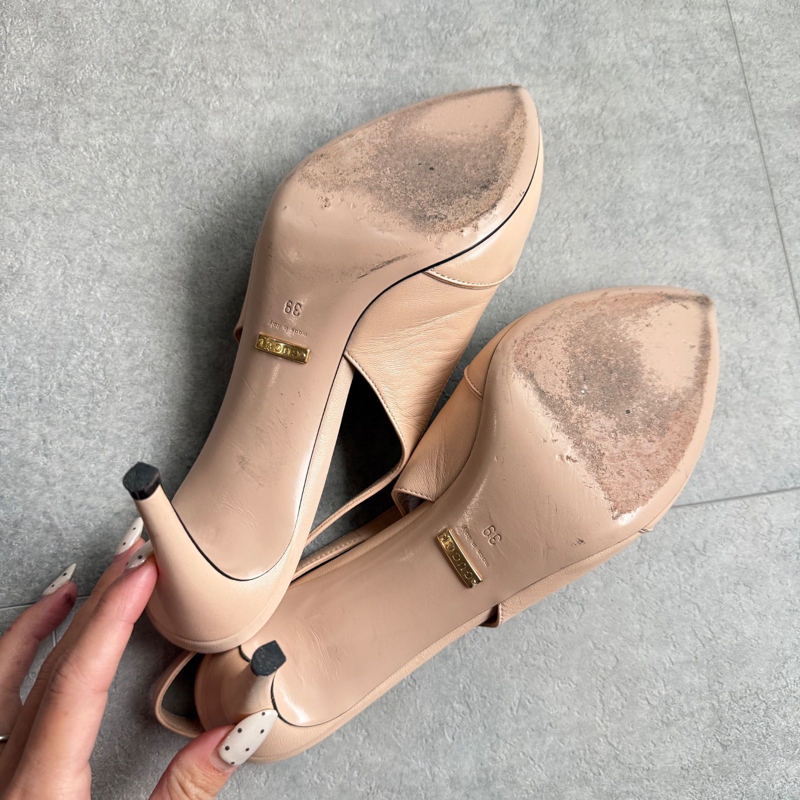 GUCCI グッチ チェーン ストラップパンプス レザー ベージュ ゴールド