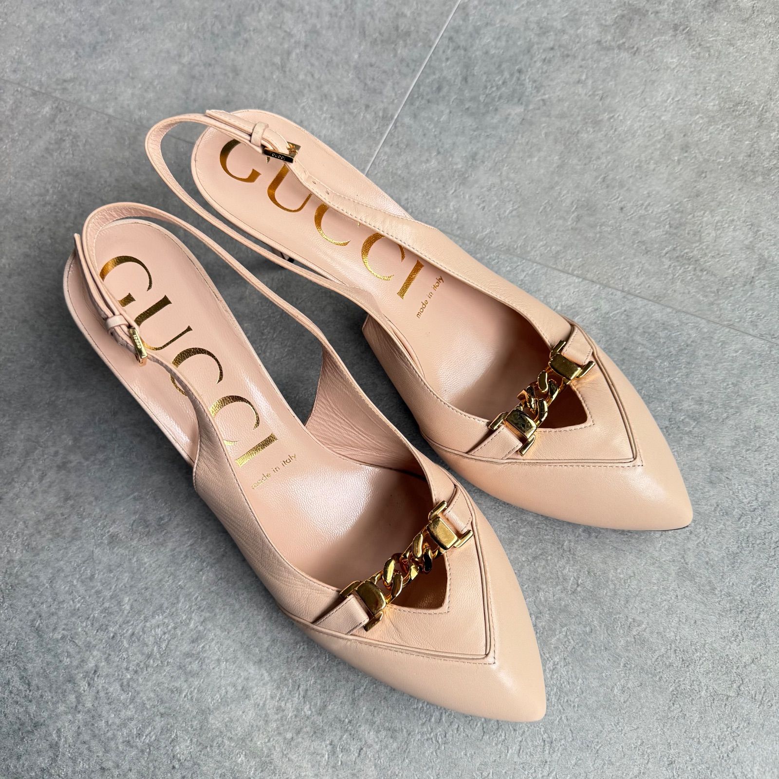 GUCCI グッチ チェーン ストラップパンプス レザー ベージュ ゴールド