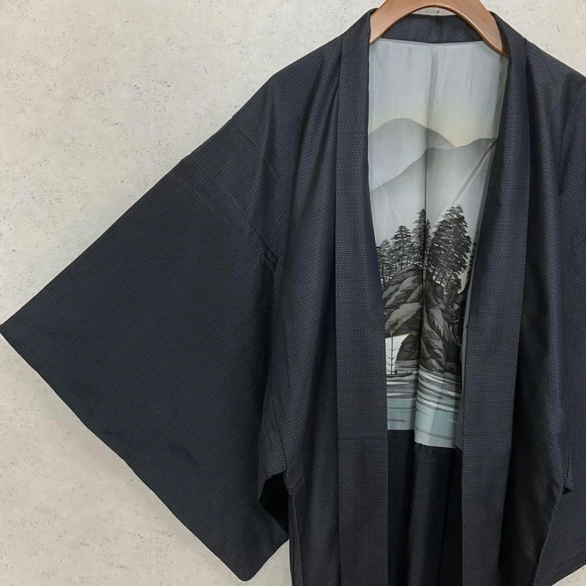 kimono+one⬛️男前屋⬛️未使用同然⬛️男長羽織⬛️本場大島紬⬛️裄