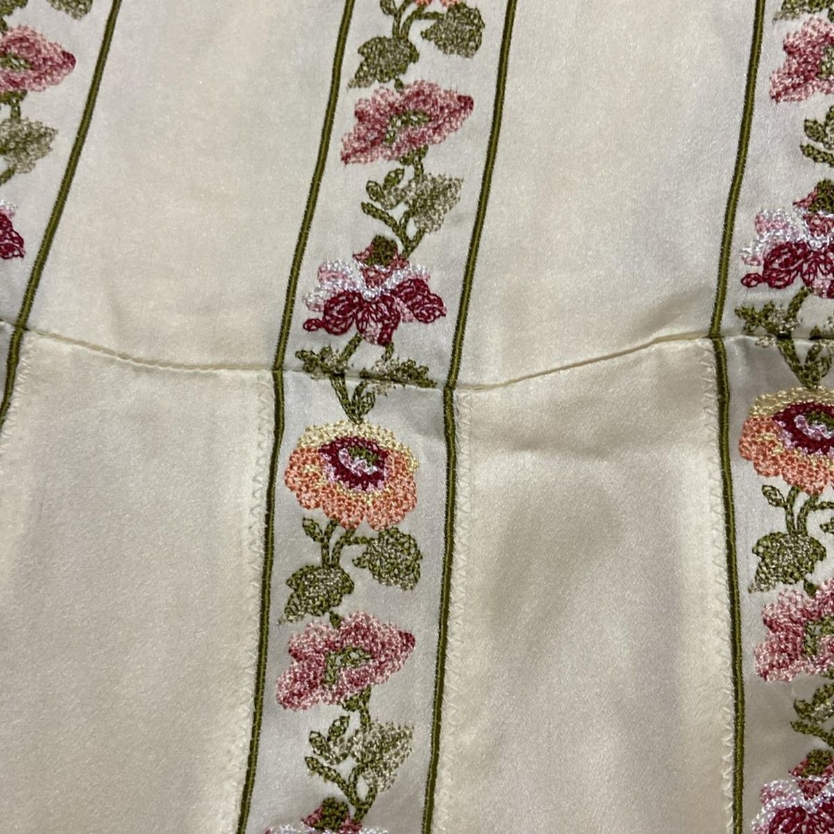 TOCCA トッカ クローバー幾何学　刺繍ワンピース　2 CLOVER EMB TOCCA｜トッカのワンピース（刺繍）通販 - ZOZOTOWN