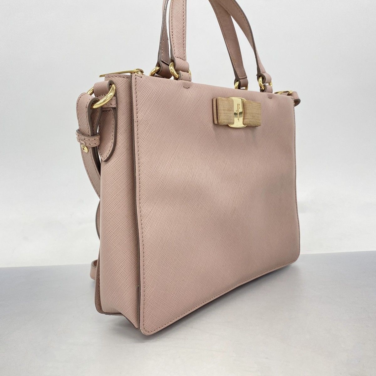 5oe5129】サルヴァトーレフェラガモ ハンドバッグ ヴァラ レザー