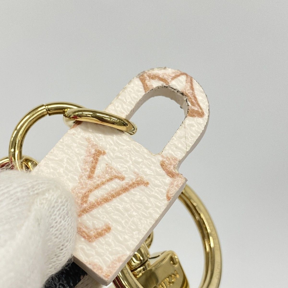 ルイヴィトン モノグラム イリュストレ トラベル キーリング M65138 ルイヴィトン モノグラム イリュストレ トラベル キーリング M65138