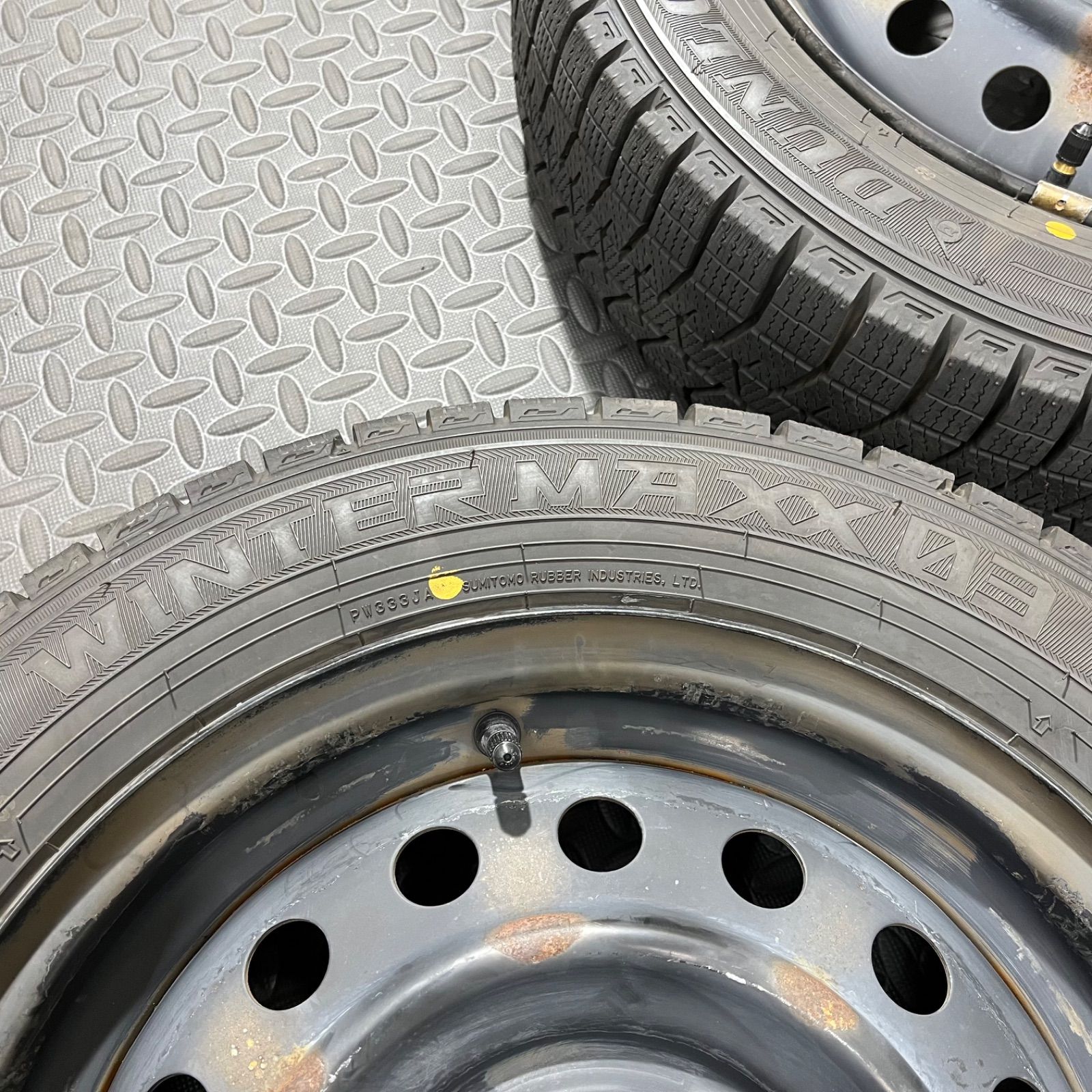 スタッドレスタイヤ