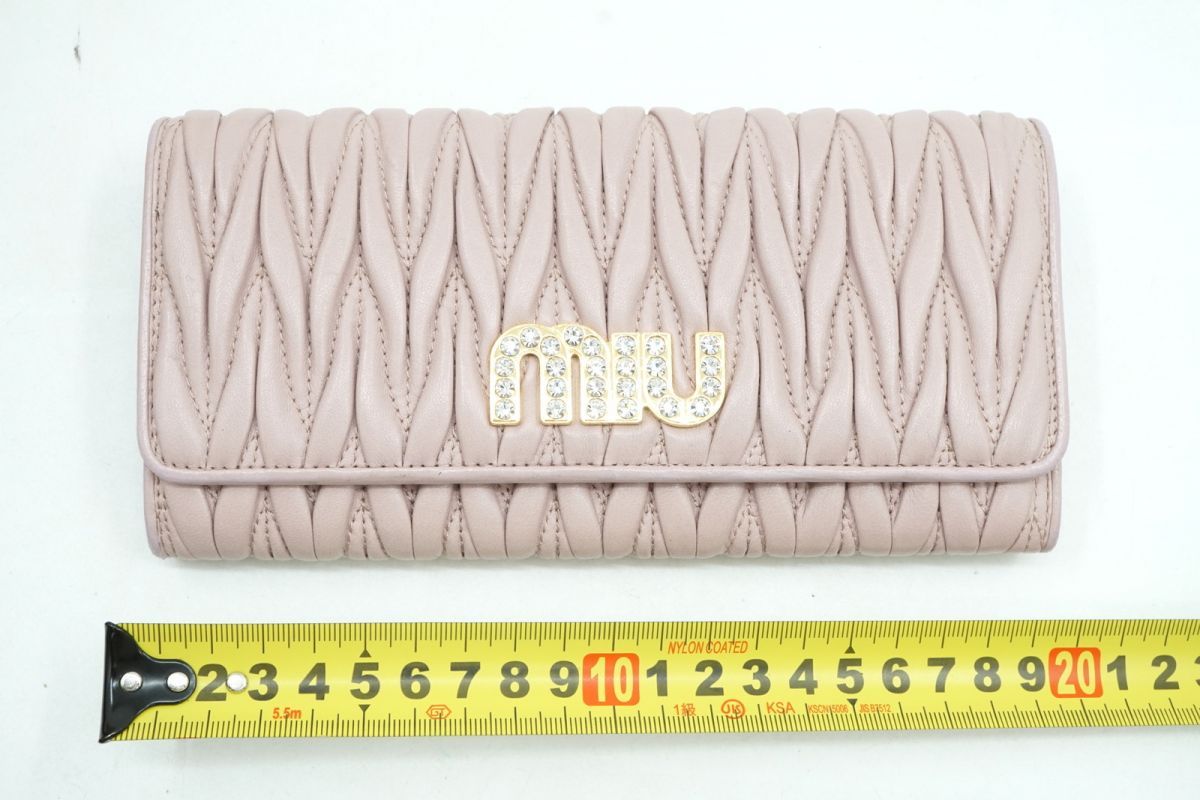 ミュウミュウ 二つ折り 長財布 マテラッセ ギャザー ラインストーン