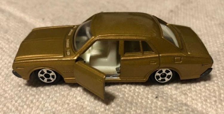 香港製トミカ】 NO.33 日産 セドリック 香港製ミニカー NISSAN CEDRIC