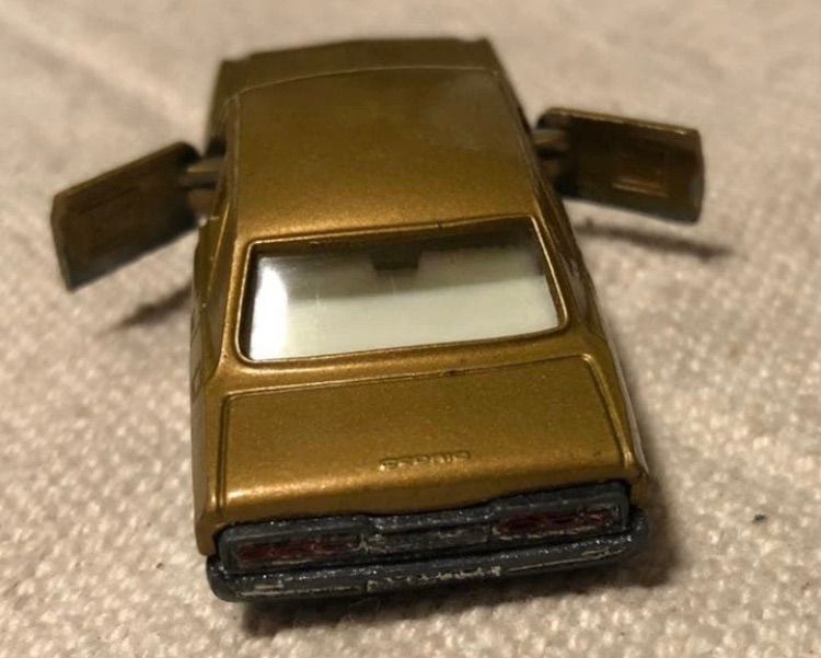 香港製トミカ】 NO.33 日産 セドリック 香港製ミニカー NISSAN CEDRIC